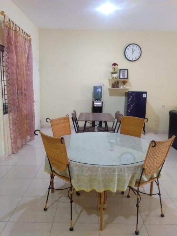 Villa Brastagi Resort Jalan Mimpin Tua Blok C No. 41 ブラスタギ エクステリア 写真