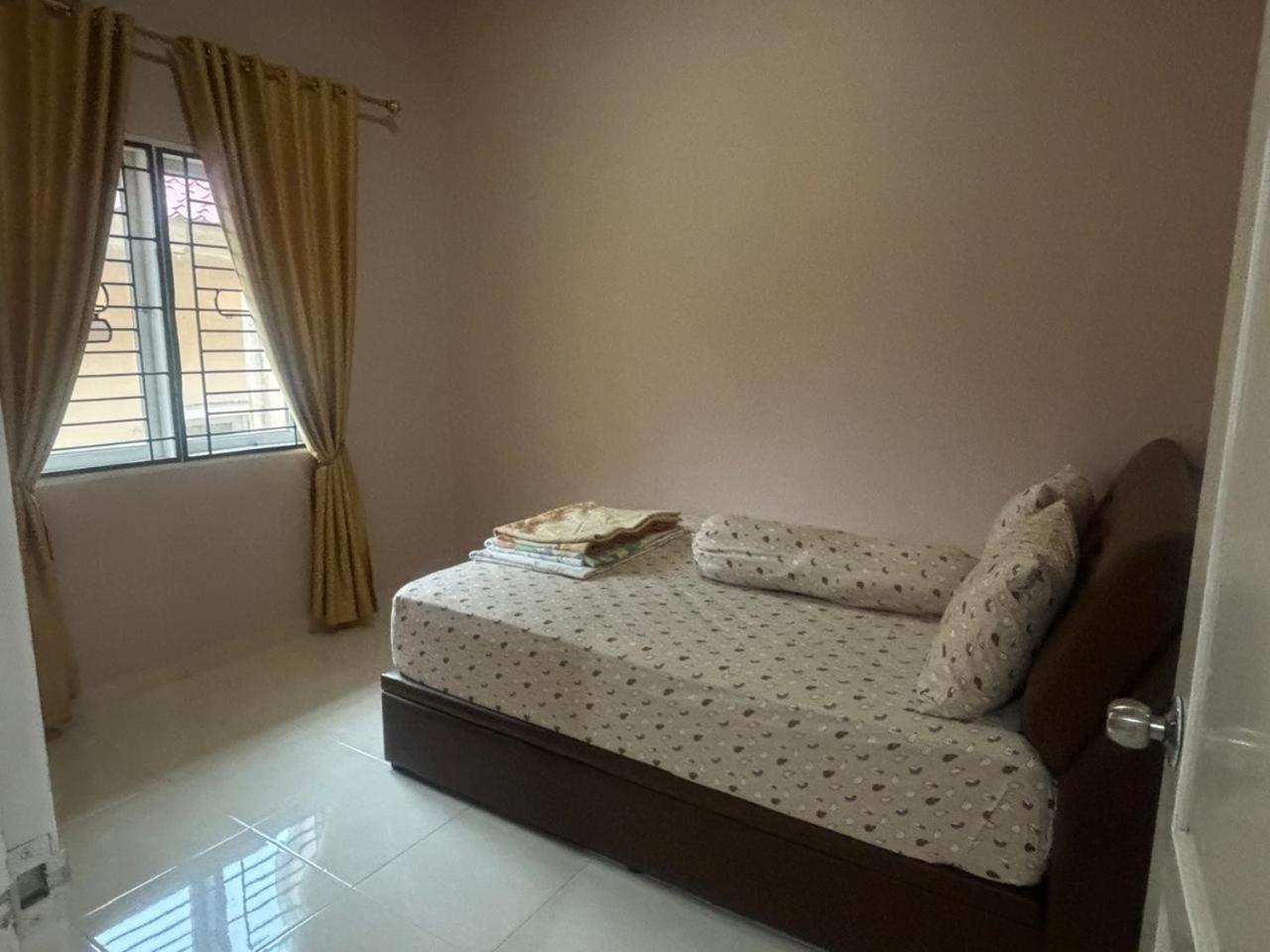 Villa Brastagi Resort Jalan Mimpin Tua Blok C No. 41 ブラスタギ エクステリア 写真