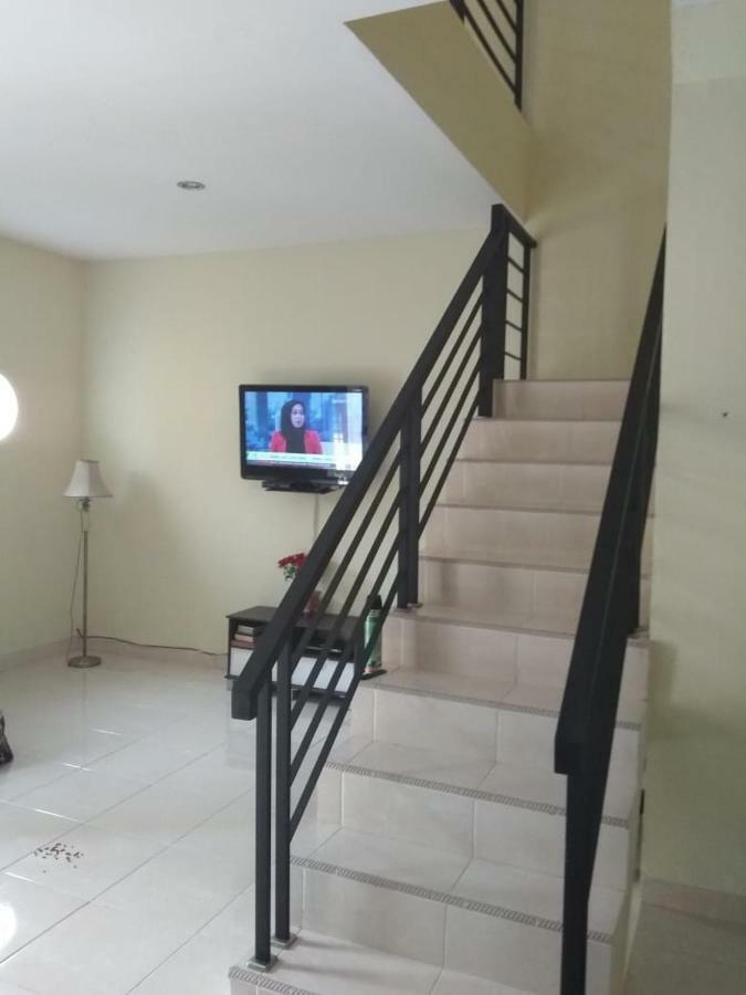 Villa Brastagi Resort Jalan Mimpin Tua Blok C No. 41 ブラスタギ エクステリア 写真